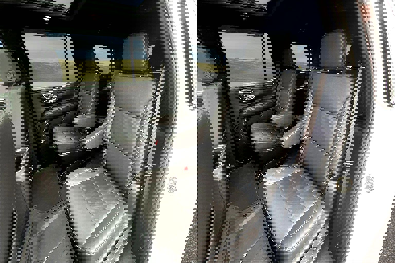 Used 2024 Chevrolet Tahoe Z71 w/ Luxury Package image 14