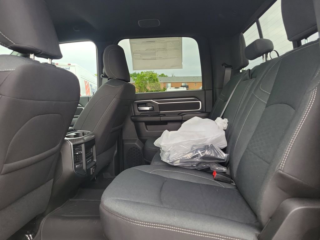 New 2026 RAM 3500 Big Horn AWD/4WD image 13