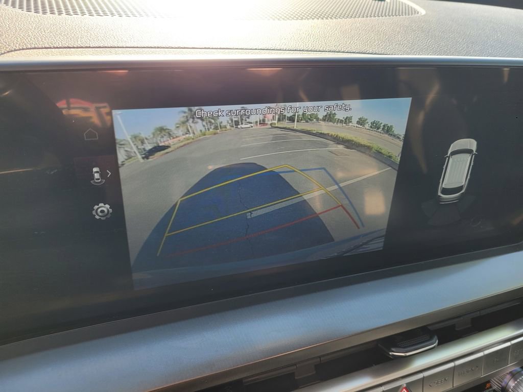 Used 2024 Kia Telluride LX image 12