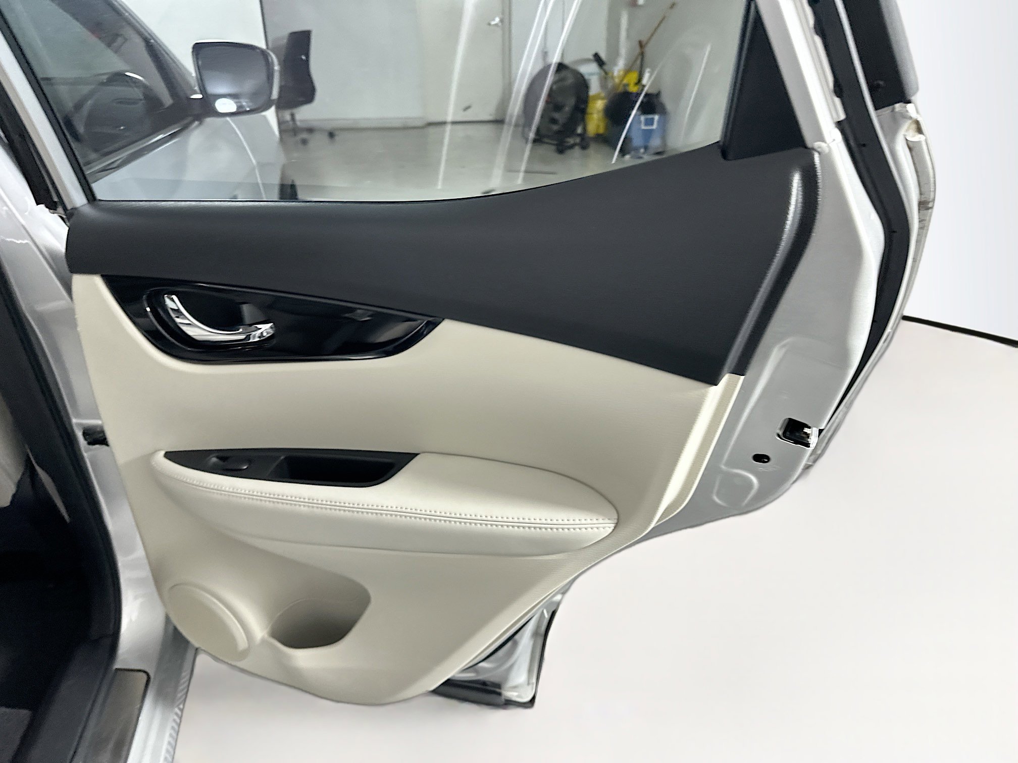 Used 2022 Nissan Rogue Sport SV image 27