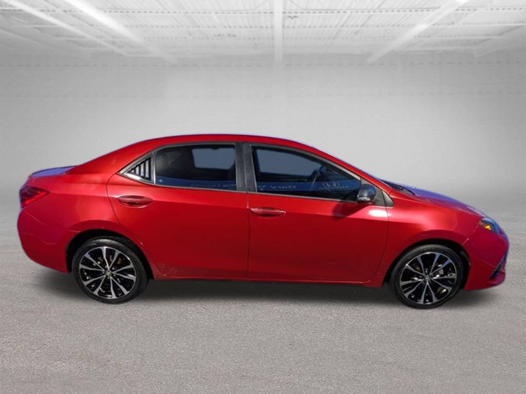 Used 2018 Toyota Corolla SE FWD image 4