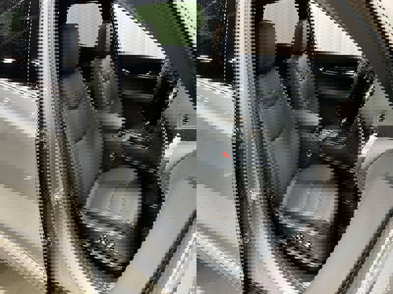 Used 2025 Cadillac XT5 Premium Luxury w/ Technology Package image 8