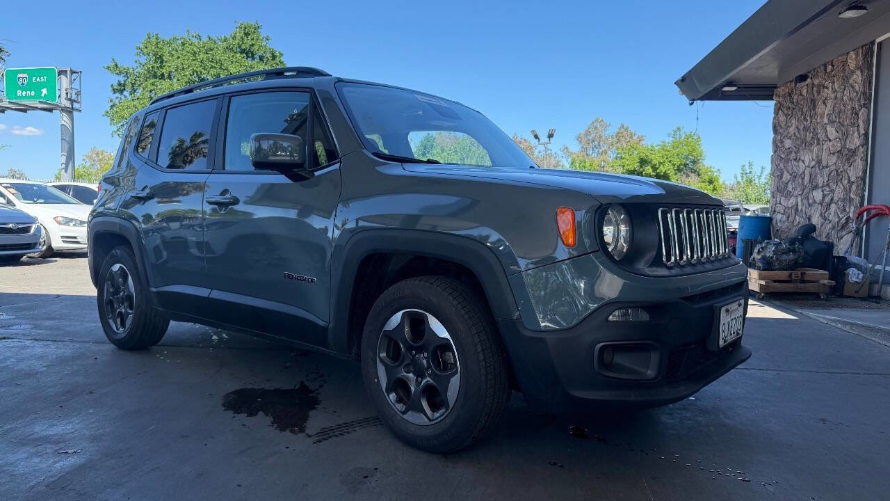 Used 2018 Jeep Renegade Latitude image 3
