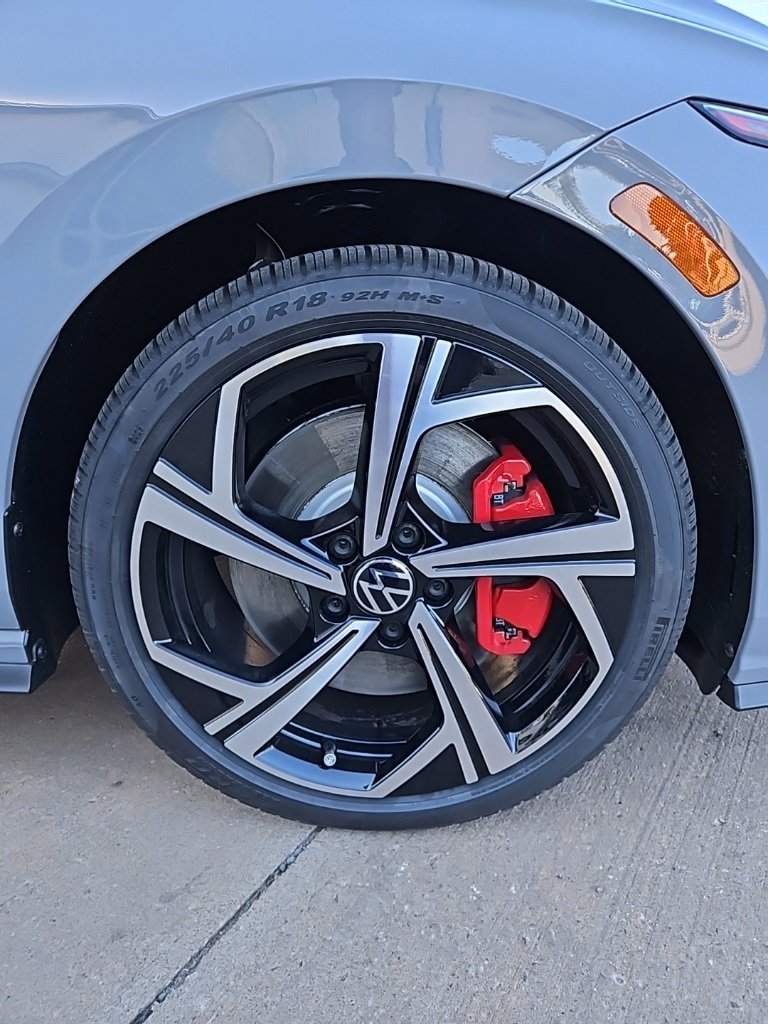 New 2026 Volkswagen GTI SE image 9