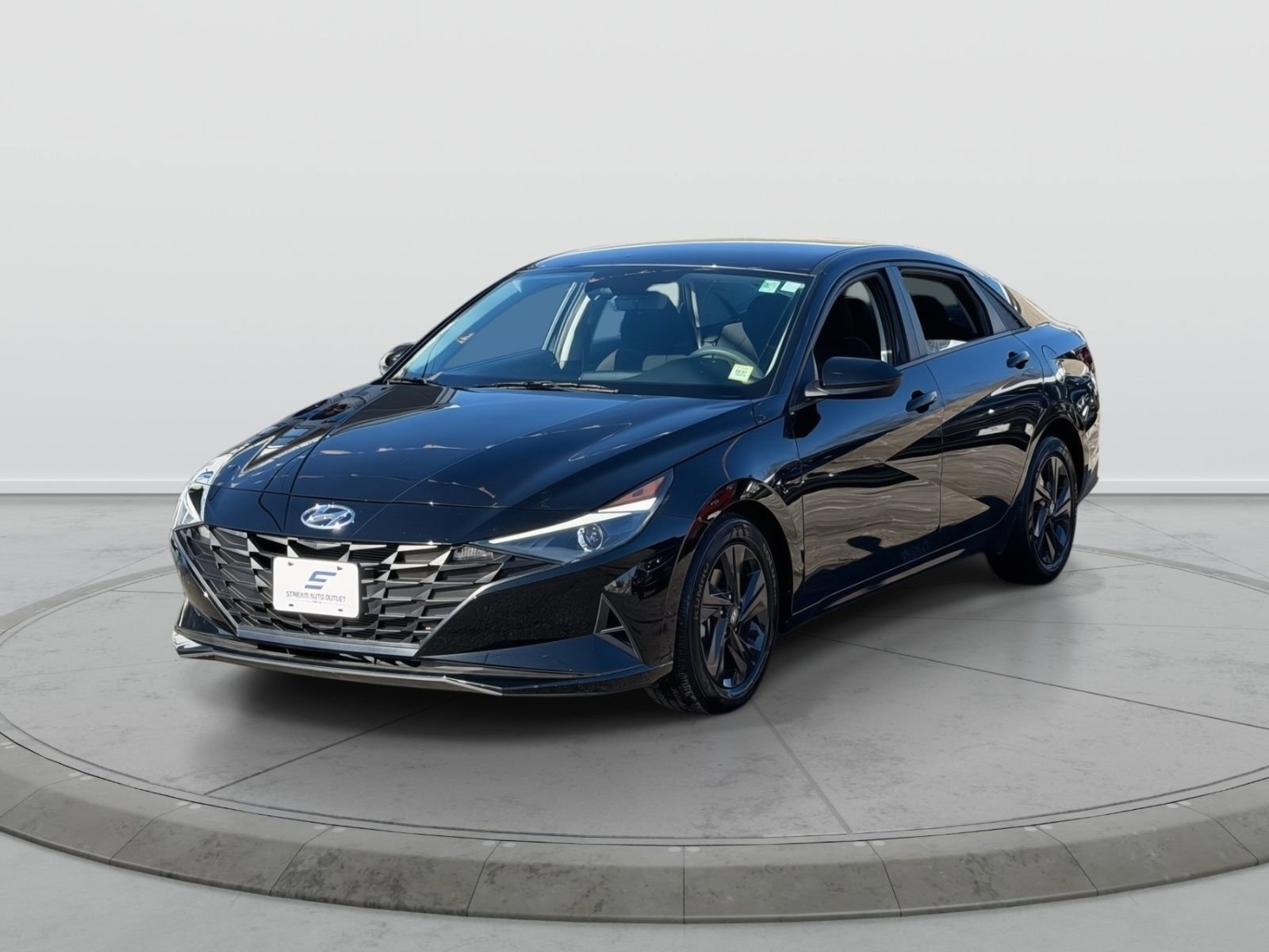 Used 2022 Hyundai Elantra SEL image 3