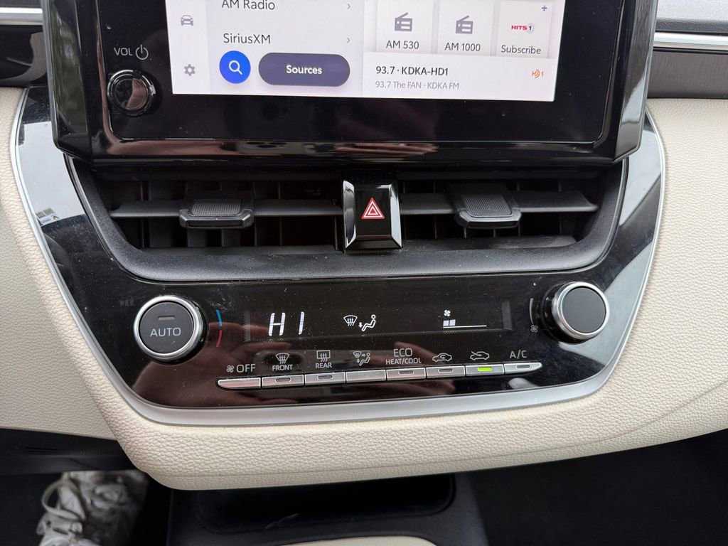 Used 2023 Toyota Corolla LE image 29