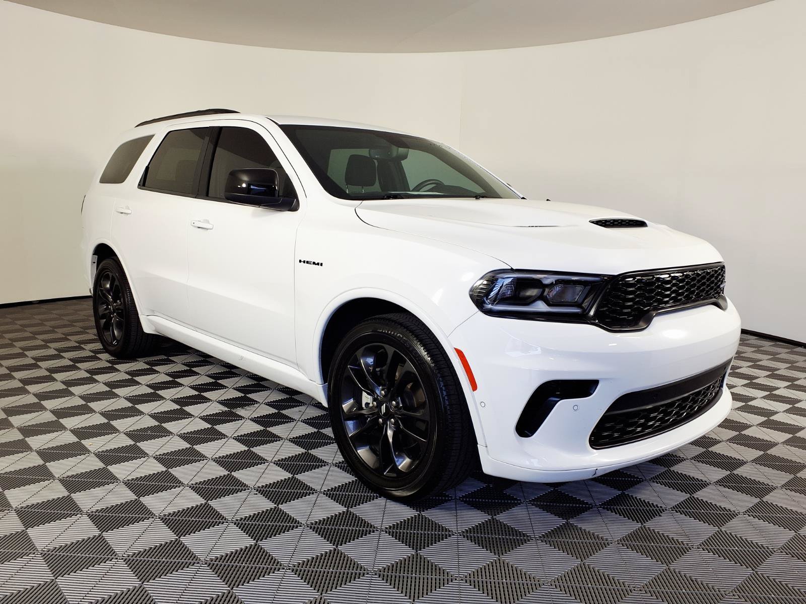 Used 2025 Dodge Durango R/T w/ Blacktop Package AWD/4WD image 3