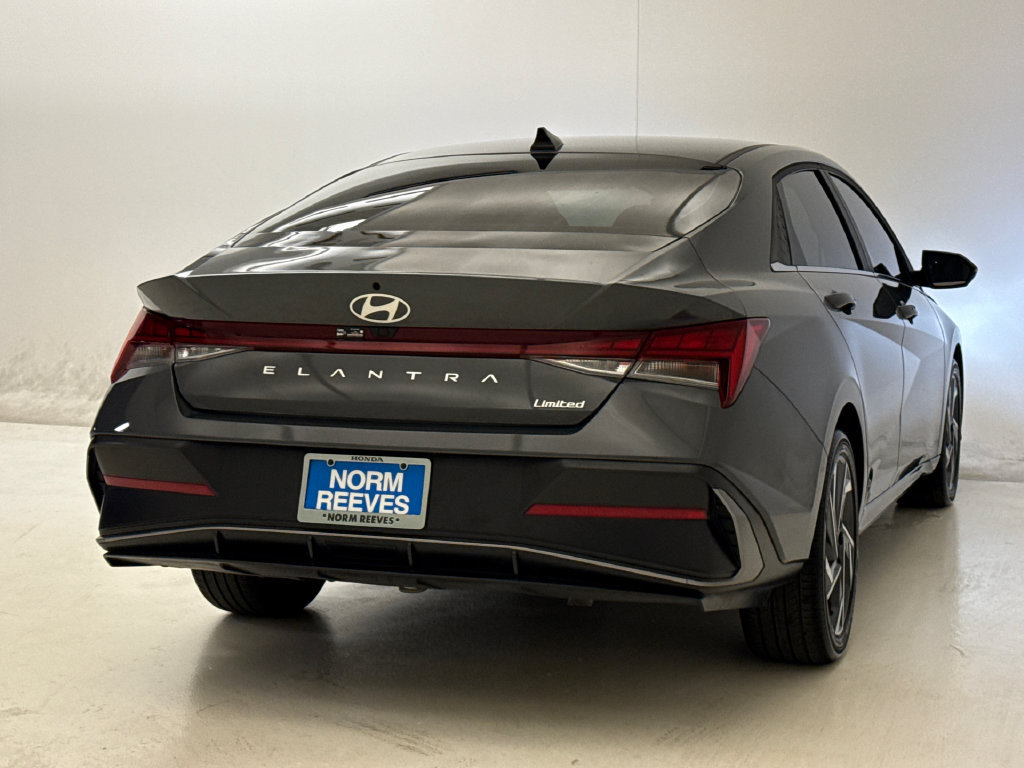 Used 2026 Hyundai Elantra Limited FWD image 9