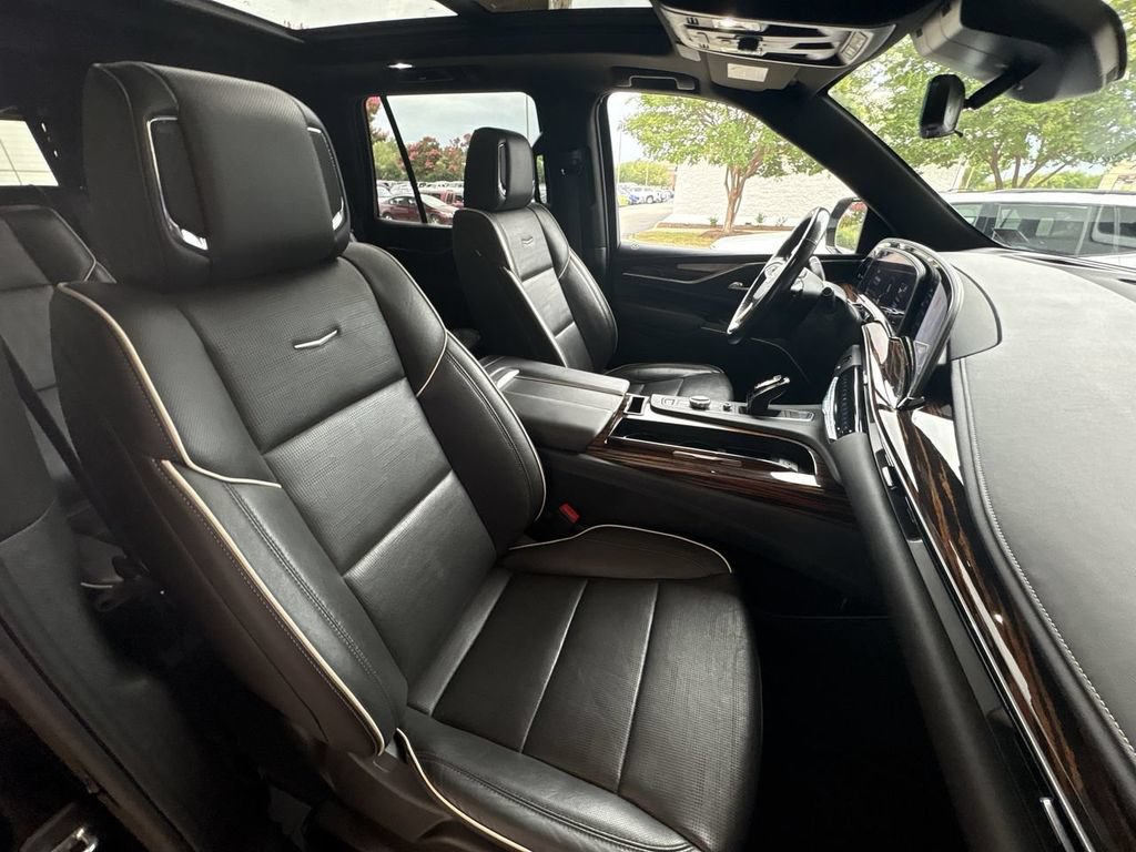 Certified 2022 Cadillac Escalade Premium Luxury AWD/4WD image 29