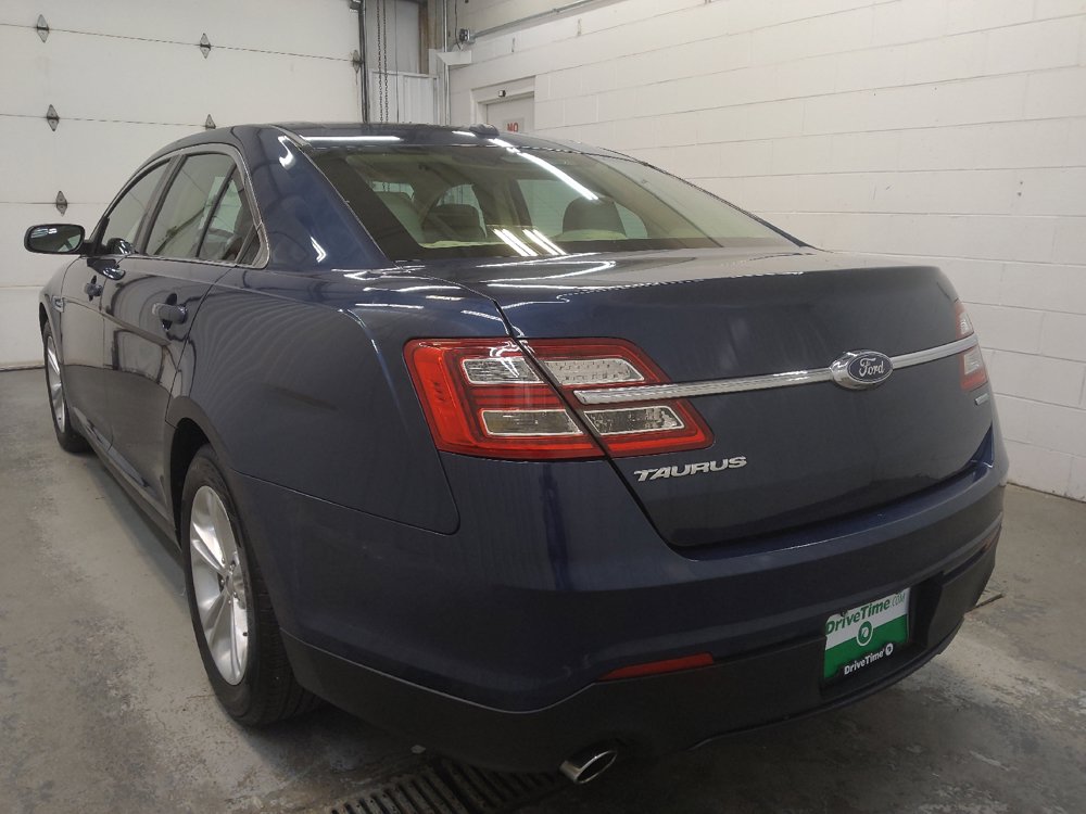 Used 2017 Ford Taurus SE FWD image 5