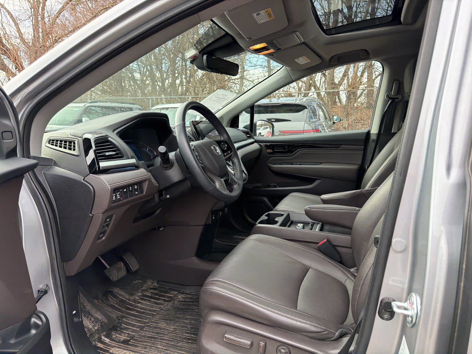 Used 2023 Honda Odyssey Touring image 5