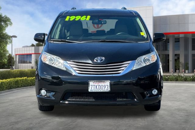 Used 2016 Toyota Sienna XLE w/ XLE Navigation Package FWD image 10