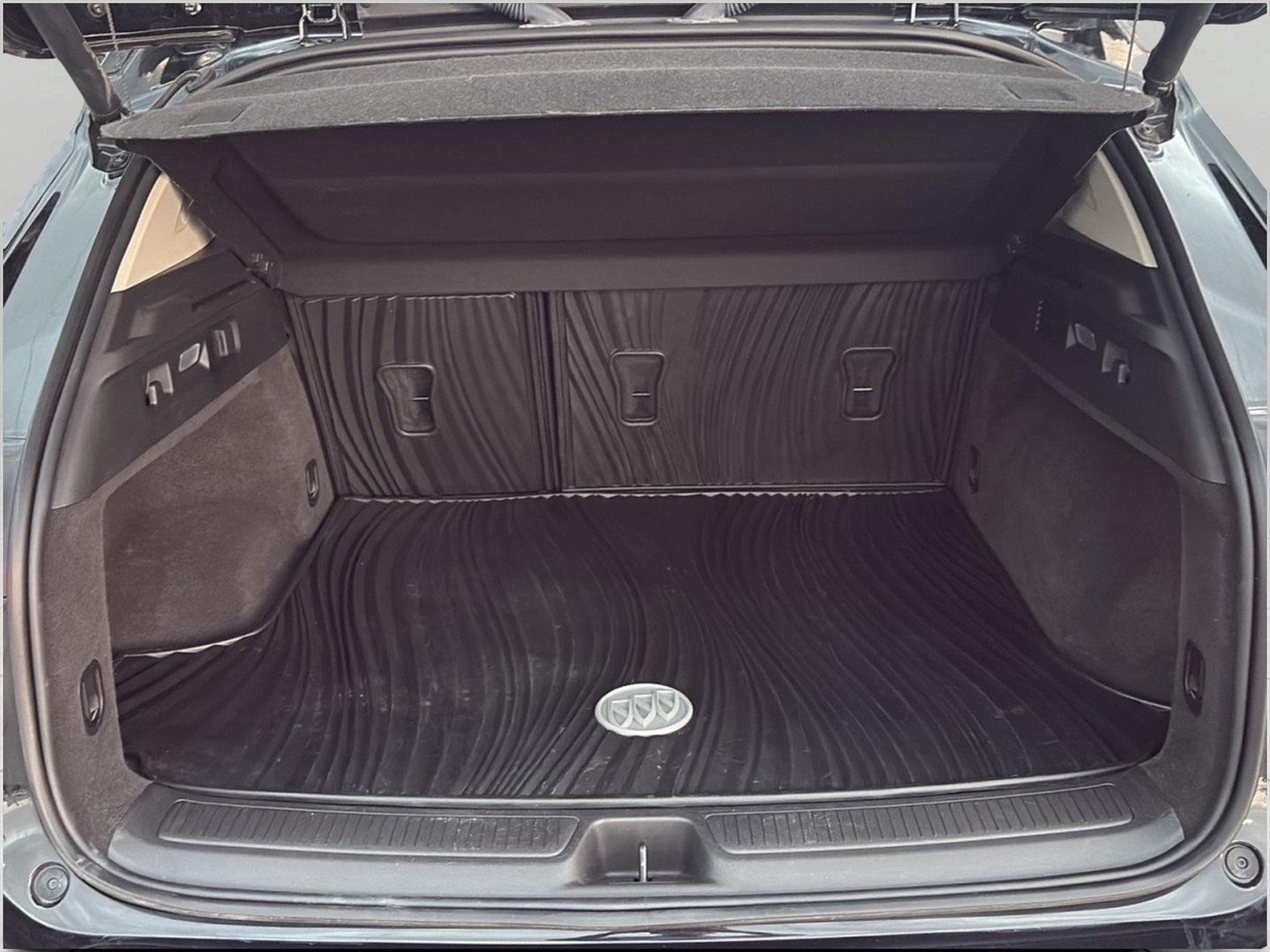 Used 2023 Buick Envision Avenir AWD/4WD image 14