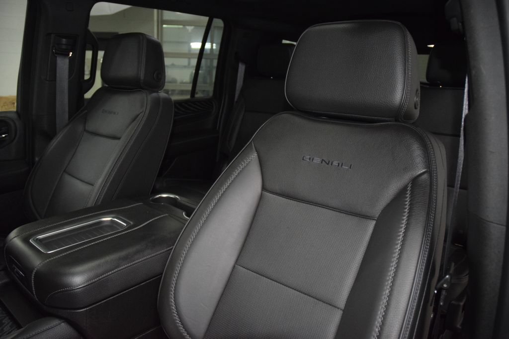 Used 2023 GMC Yukon XL Denali AWD/4WD image 44