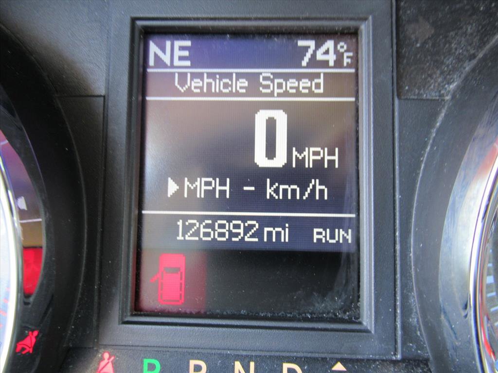 Used 2014 Chrysler Town & Country Touring image 26