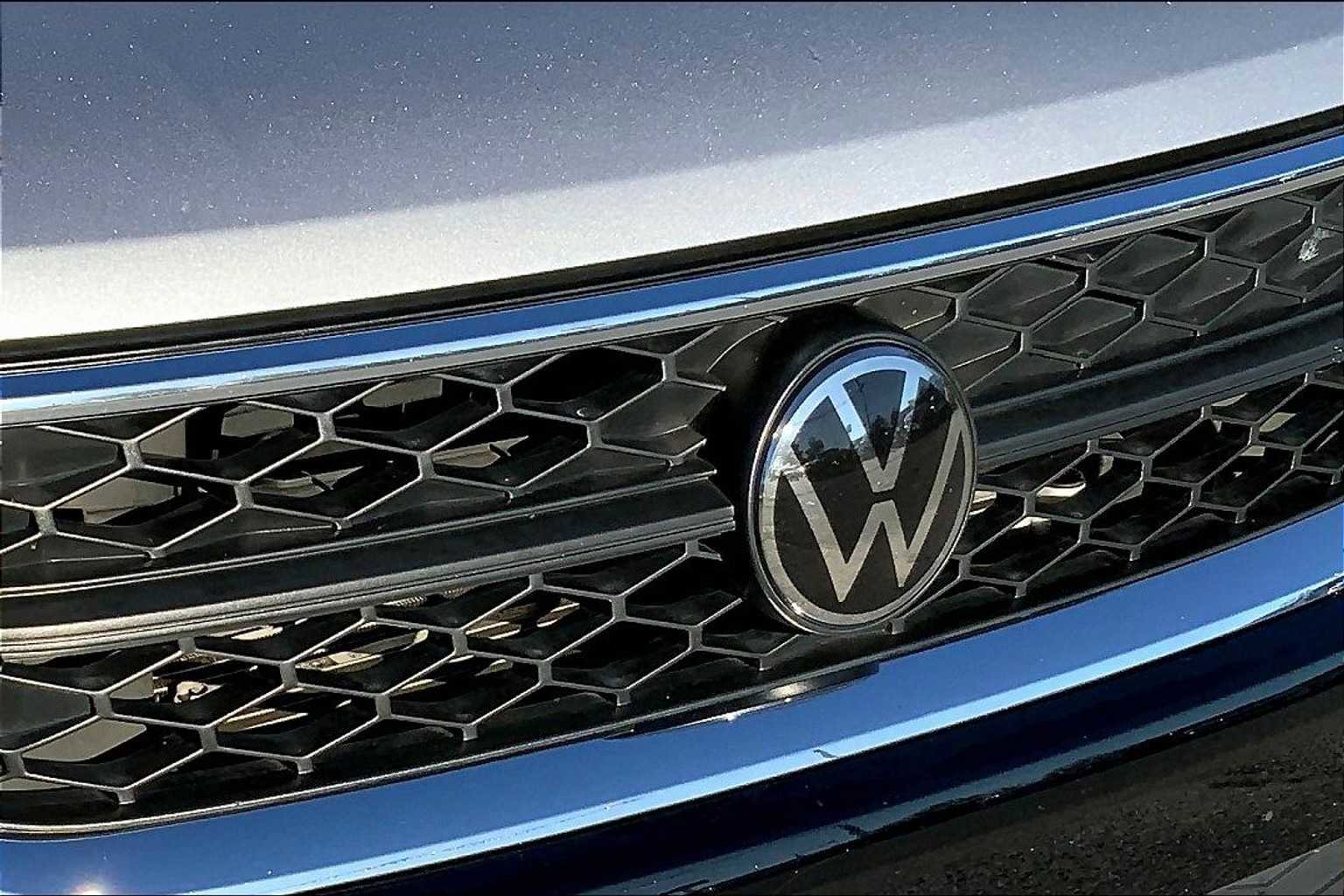 Used 2024 Volkswagen Taos SE image 28