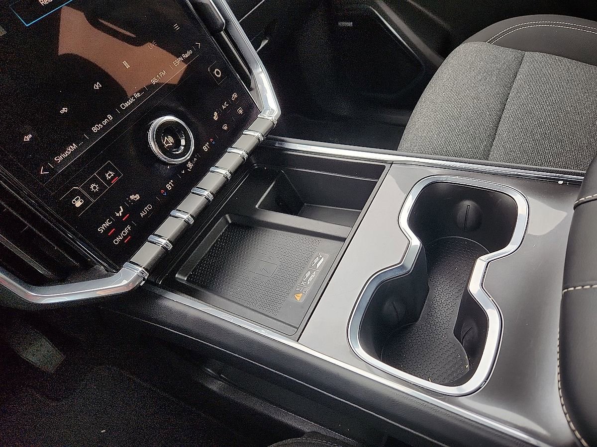 Used 2025 GMC Acadia Elevation image 12