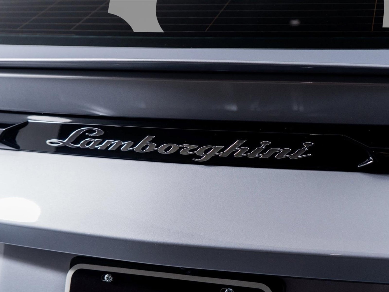 Used 2024 Lamborghini Urus S AWD/4WD image 12