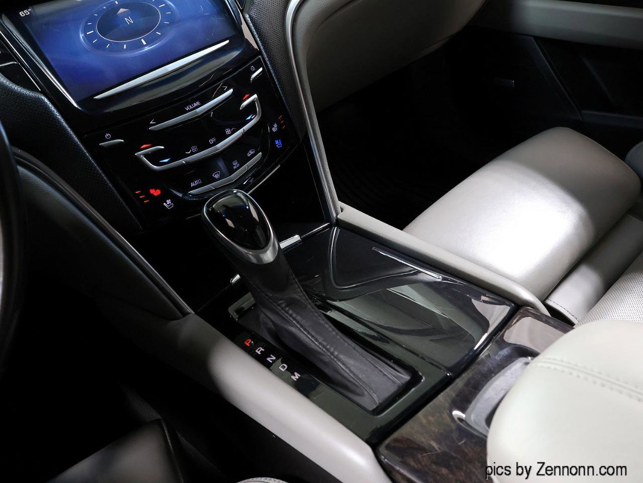 Used 2013 Cadillac XTS Luxury FWD image 22
