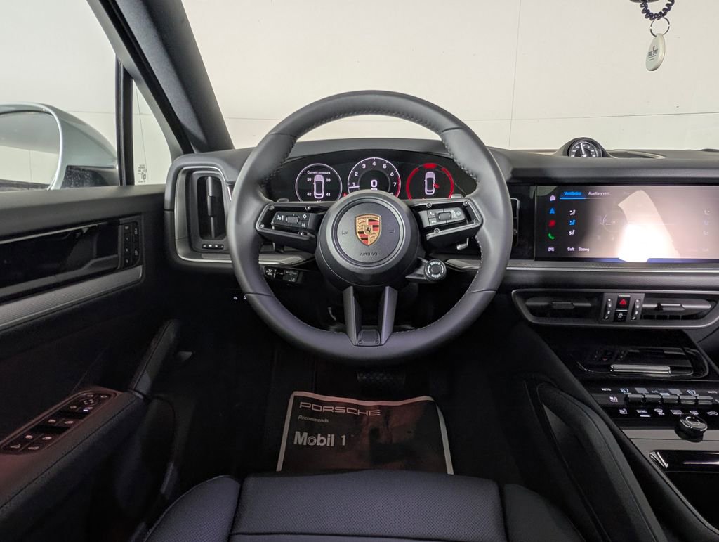 New 2026 Porsche Cayenne Coupe image 22