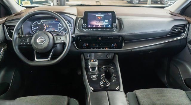 Used 2021 Nissan Rogue SV image 15