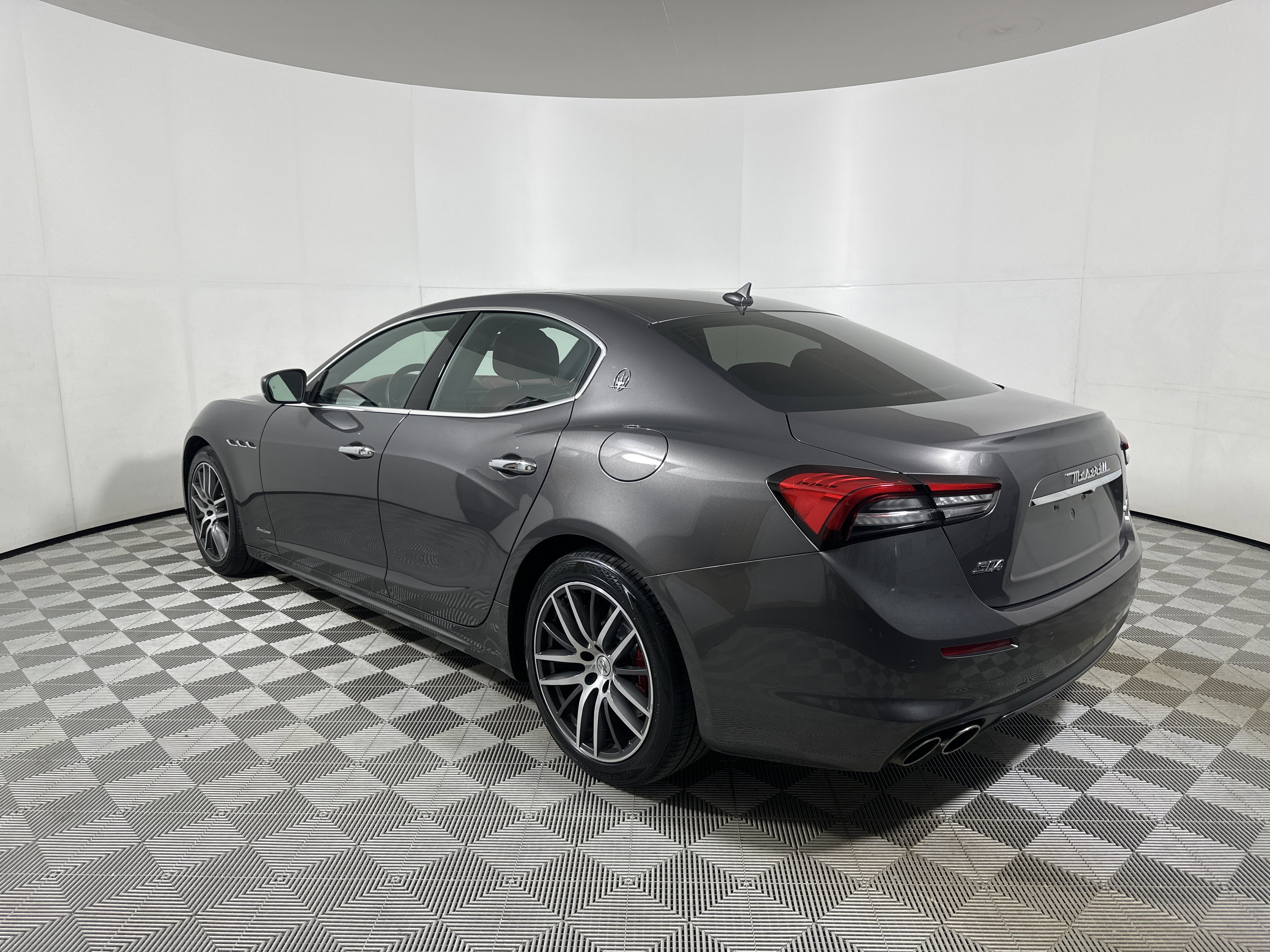 Used 2021 Maserati Ghibli S GranLusso image 5