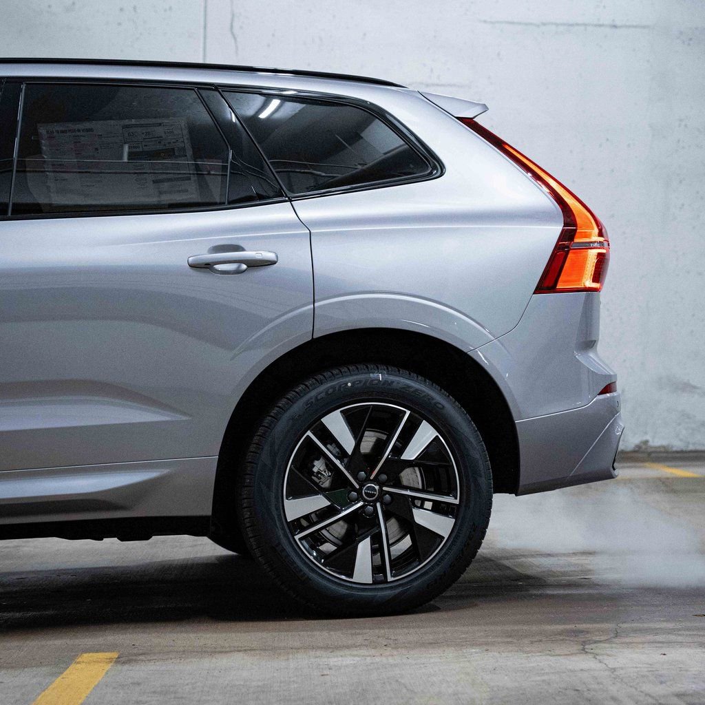 New 2026 Volvo XC60 T8 Core w/ Climate Package AWD/4WD image 4