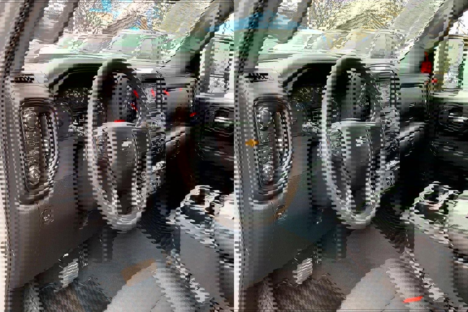 Used 2025 Chevrolet Silverado 2500 Custom w/ Custom Value Package image 13