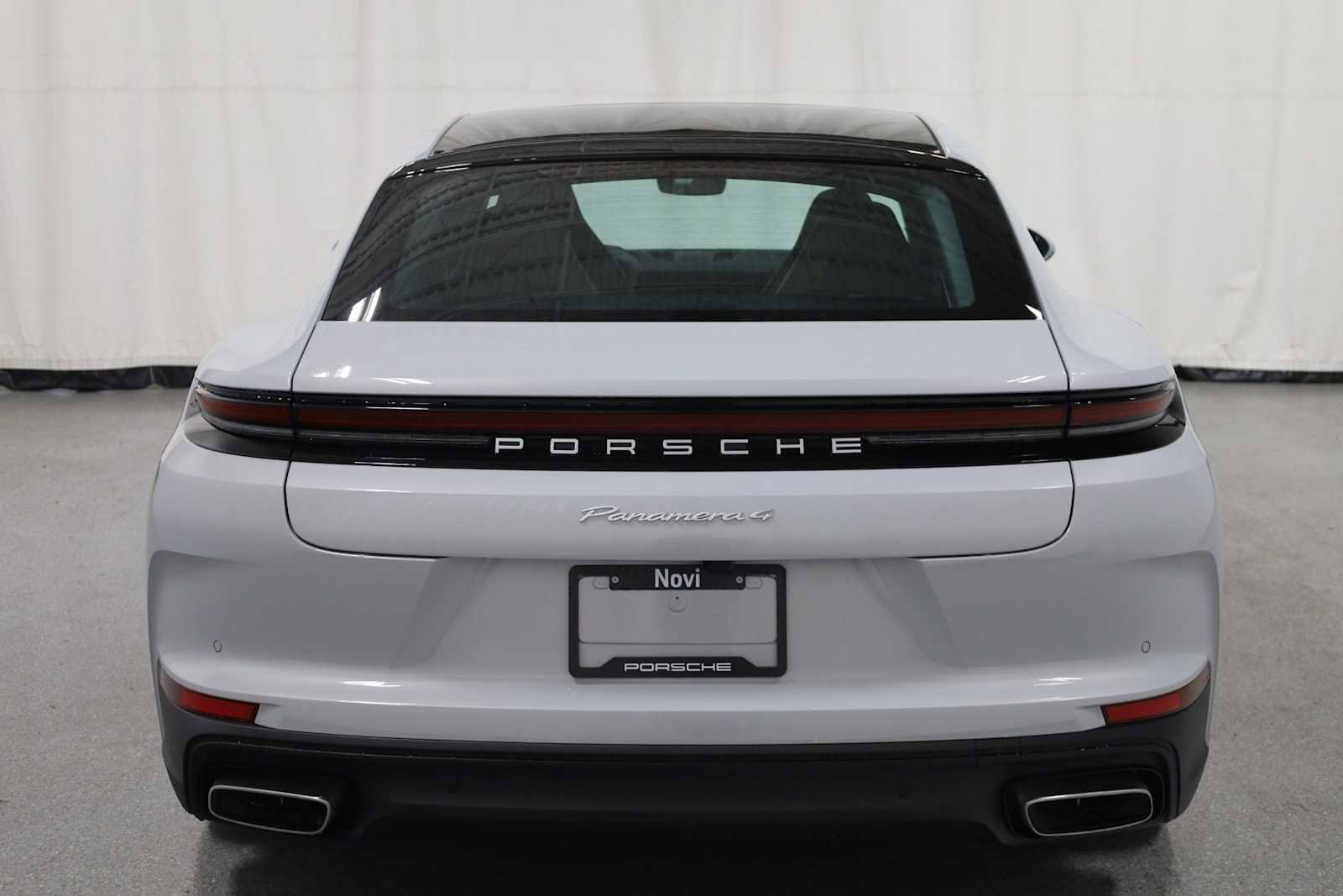 Used 2025 Porsche Panamera 4 image 7