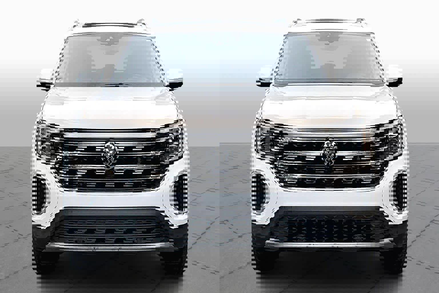 Used 2024 Volkswagen Atlas SEL image 2