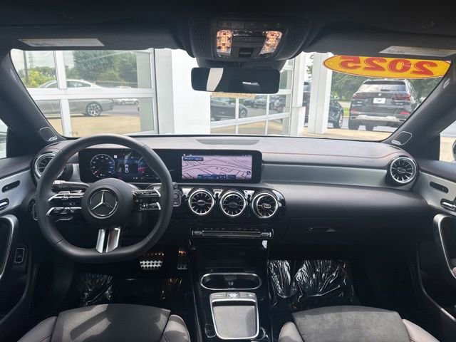 Used 2025 Mercedes-Benz CLA 250 4MATIC image 10