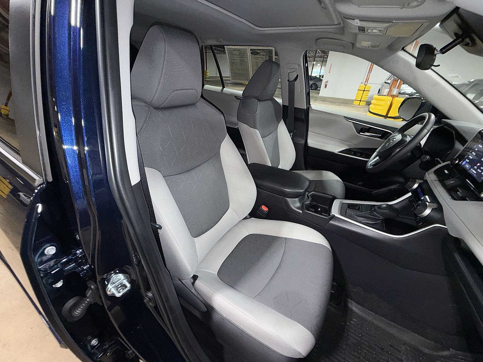 Certified 2025 Toyota RAV4 XLE w/ Convenience Package AWD/4WD image 16