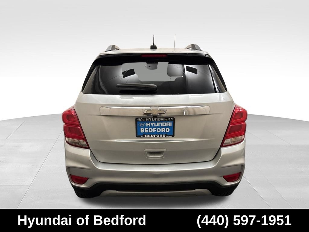 Used 2022 Chevrolet Trax LT w/ LT Convenience Package AWD/4WD image 6
