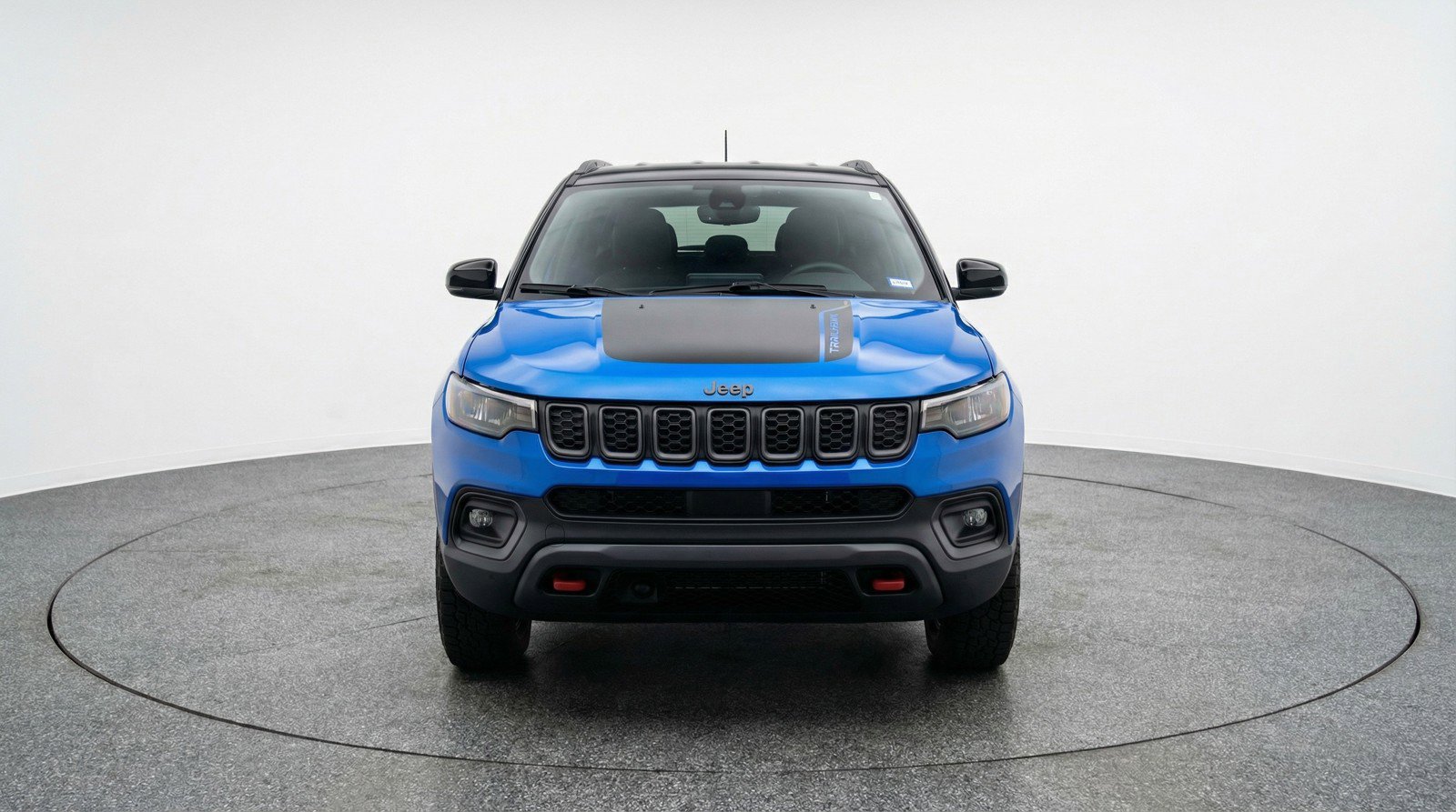 Used 2025 Jeep Compass Trailhawk image 2