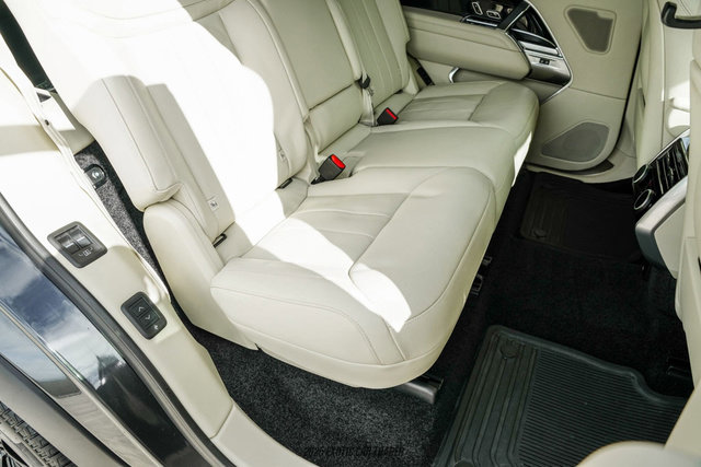 Used 2025 Land Rover Range Rover Long Wheelbase SE image 44