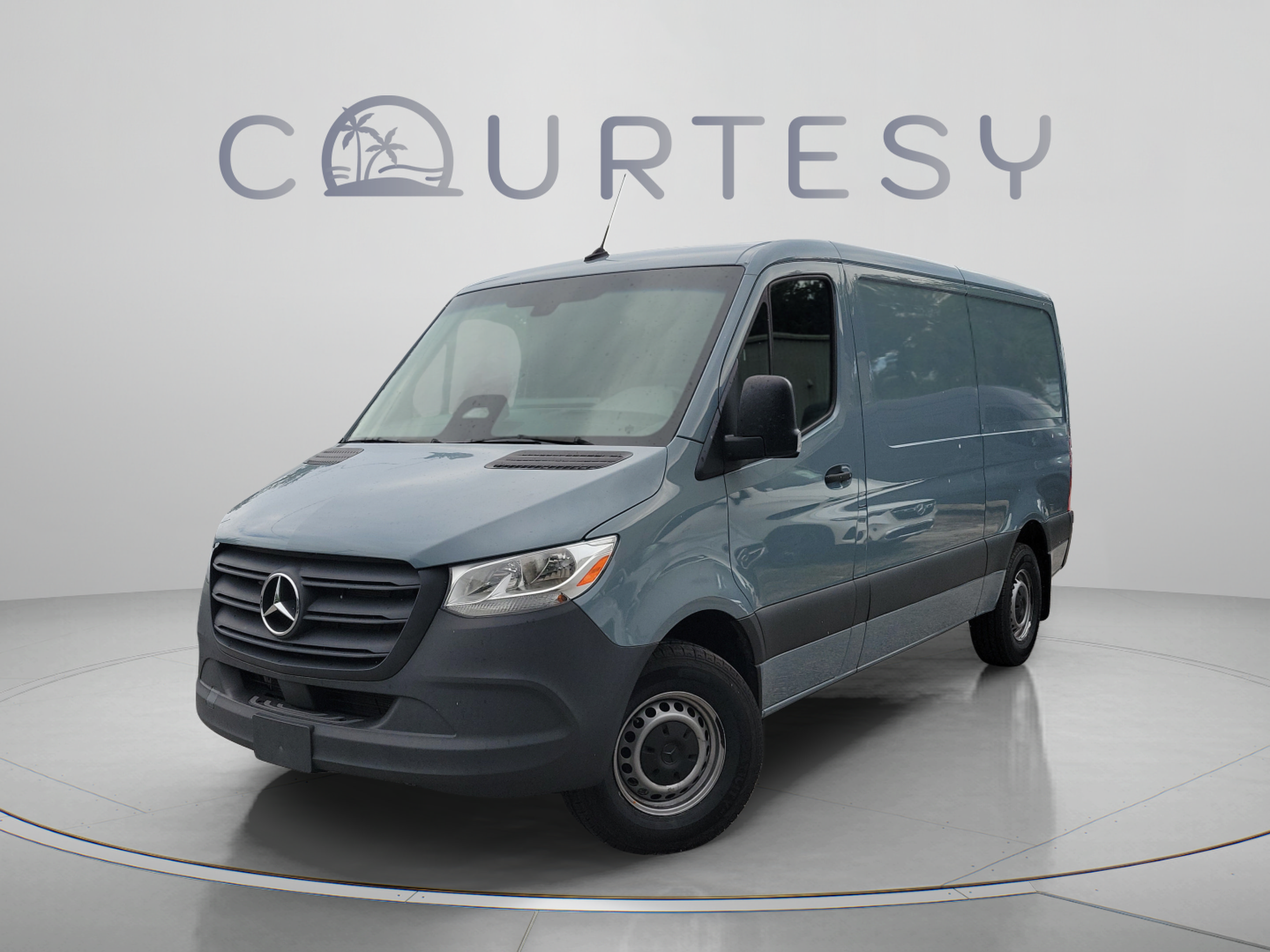 Used 2025 Mercedes-Benz Sprinter 2500 image 1