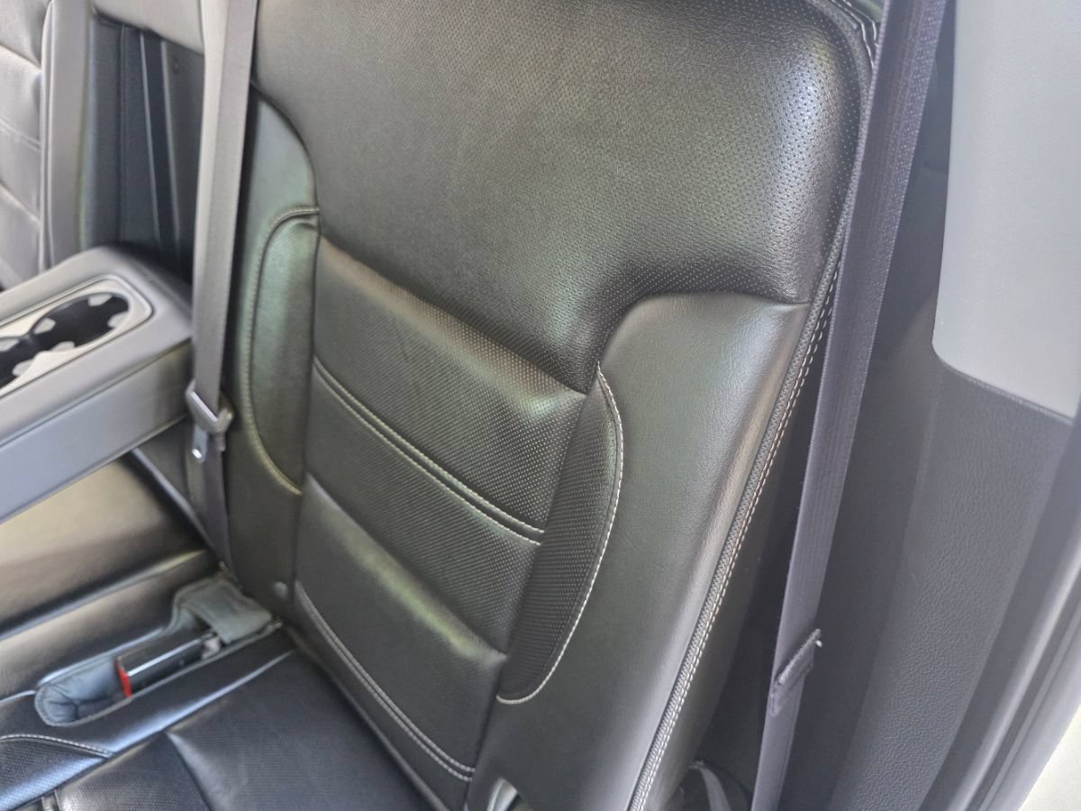Used 2015 GMC Yukon XL Denali w/ Touring Package AWD/4WD image 32