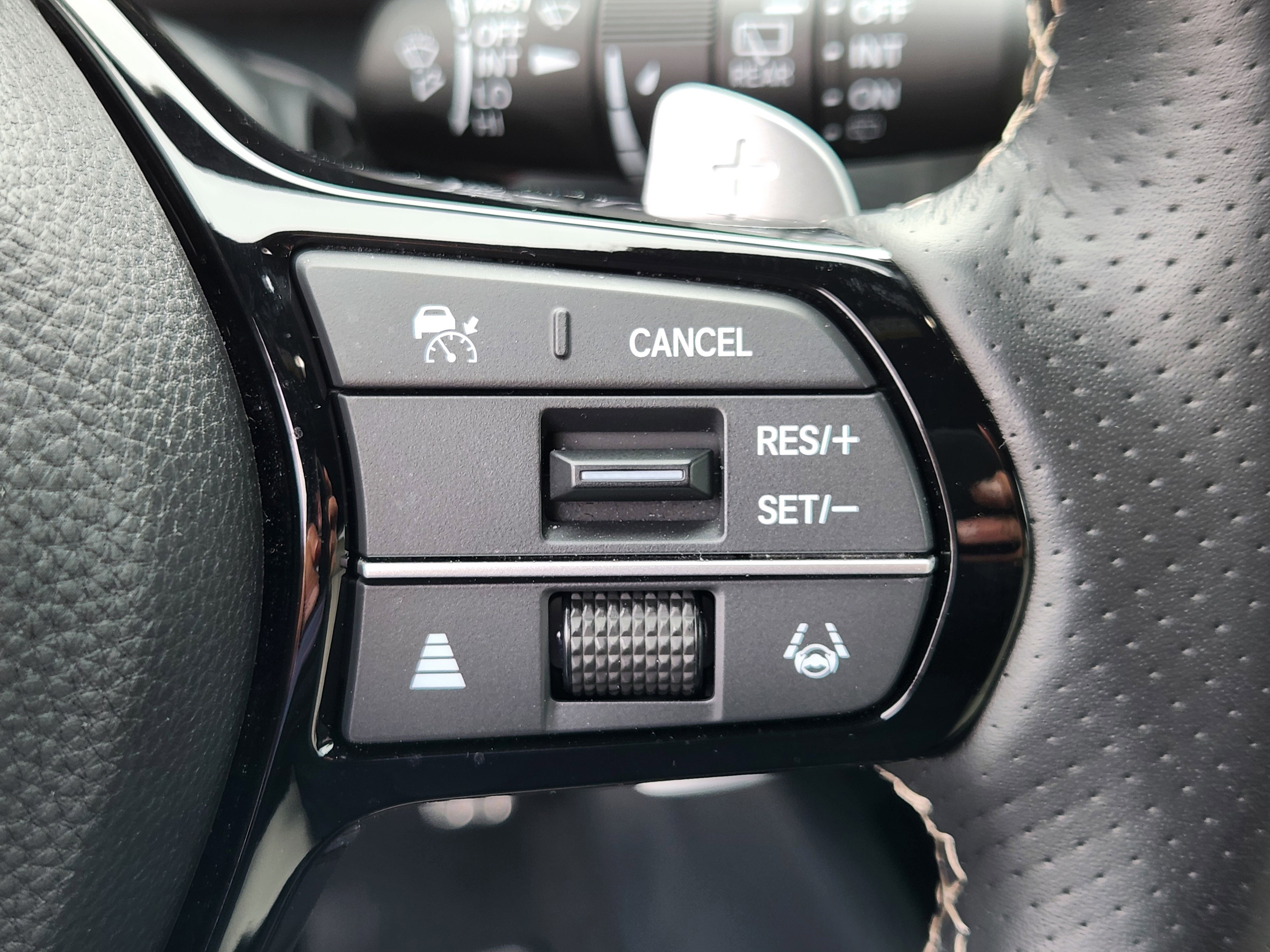 Certified 2025 Acura ADX A-Spec image 24