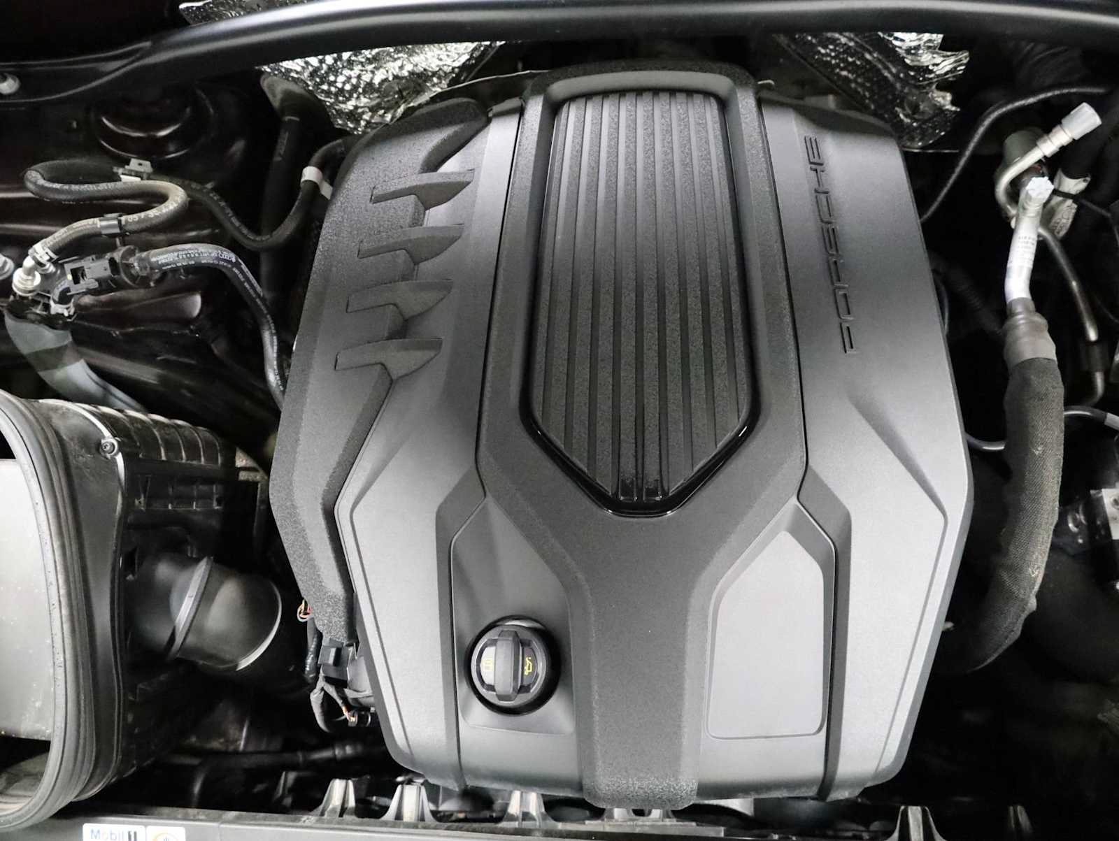Certified 2023 Porsche Macan Turbo AWD/4WD image 42