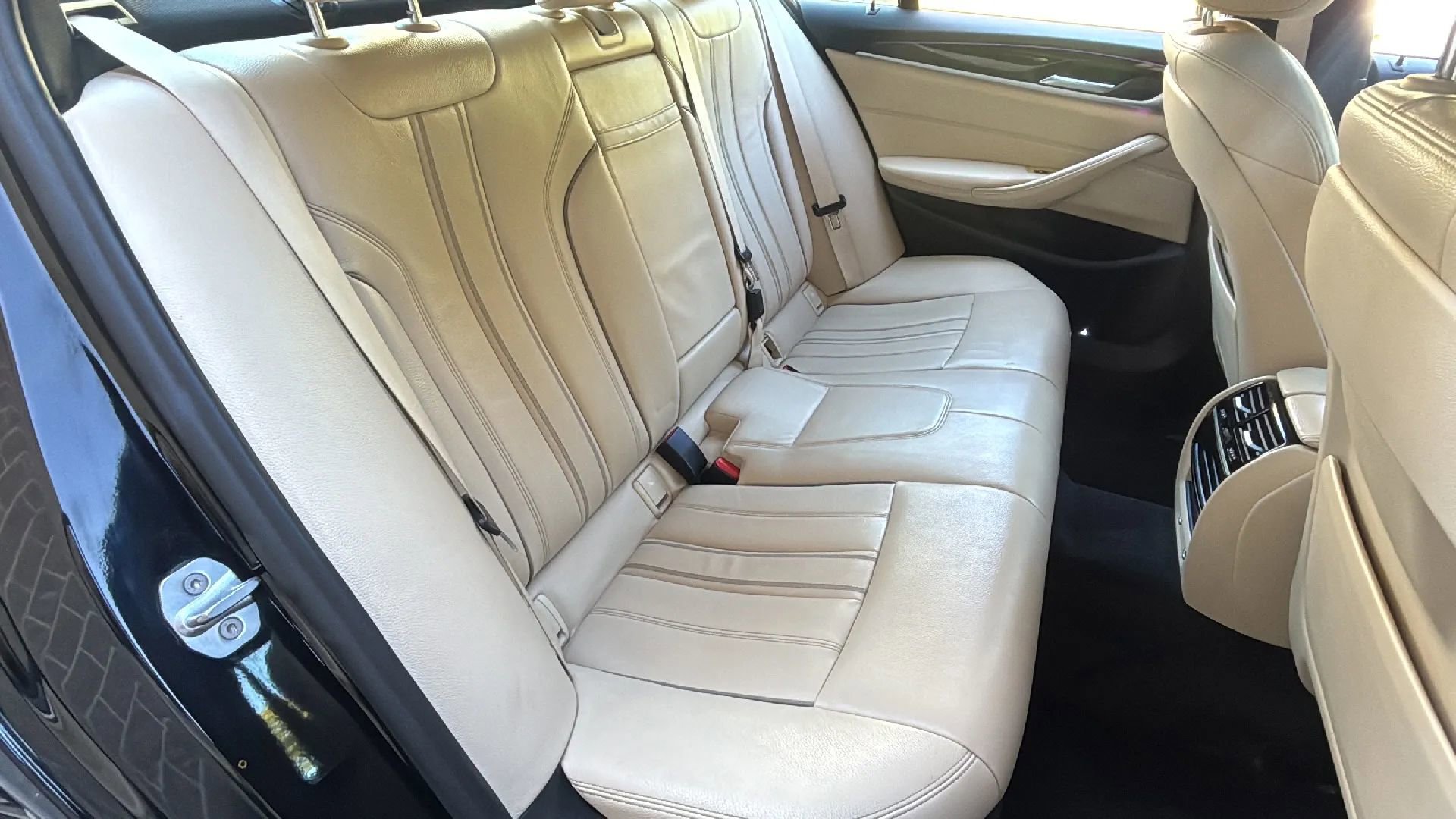 Used 2019 BMW 530i xDrive w/ Convenience Package image 24