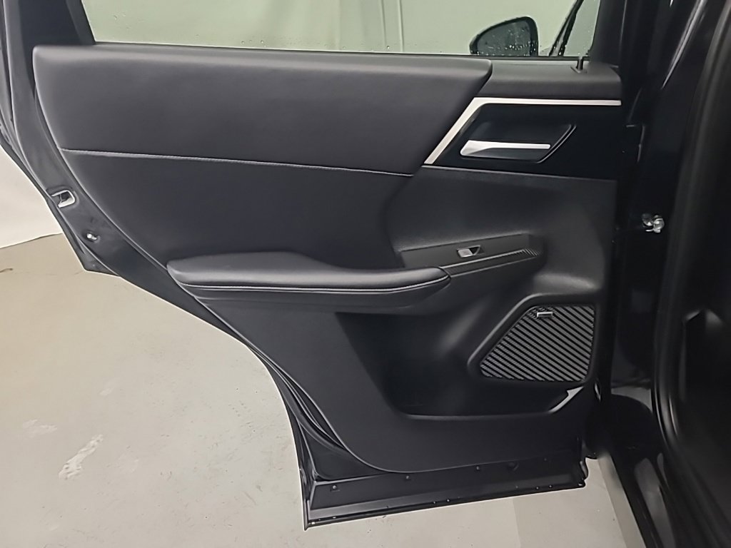 Used 2025 Mitsubishi Outlander SE AWD/4WD image 19