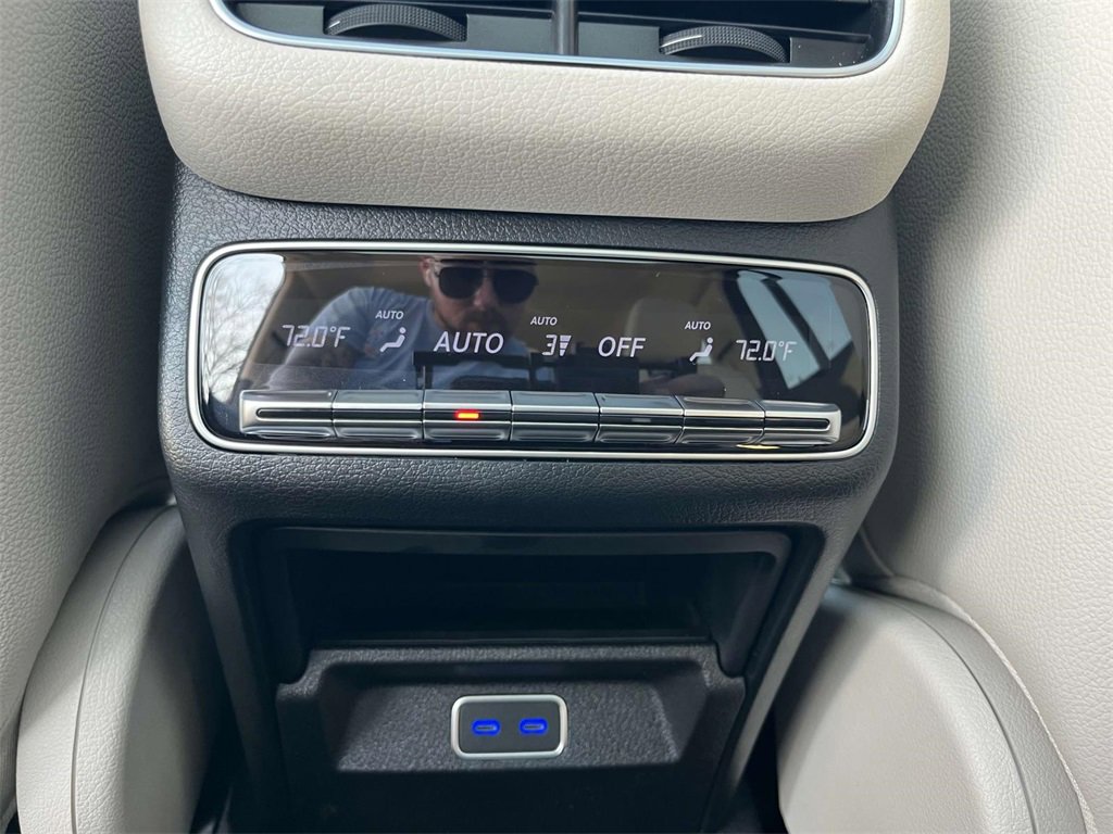 Used 2025 Mercedes-Benz GLS 450 4MATIC image 30