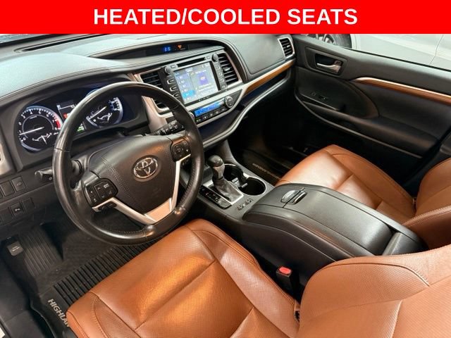 Used 2017 Toyota Highlander AWD V6 image 8
