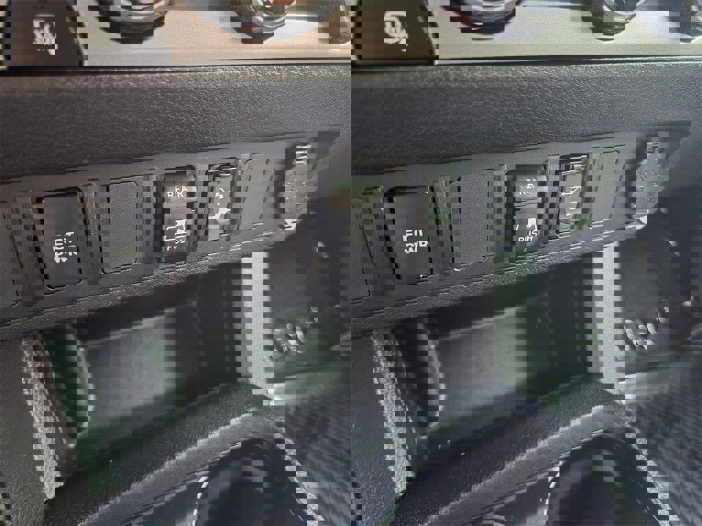 Used 2018 Toyota Tacoma 4x4 Double Cab image 17