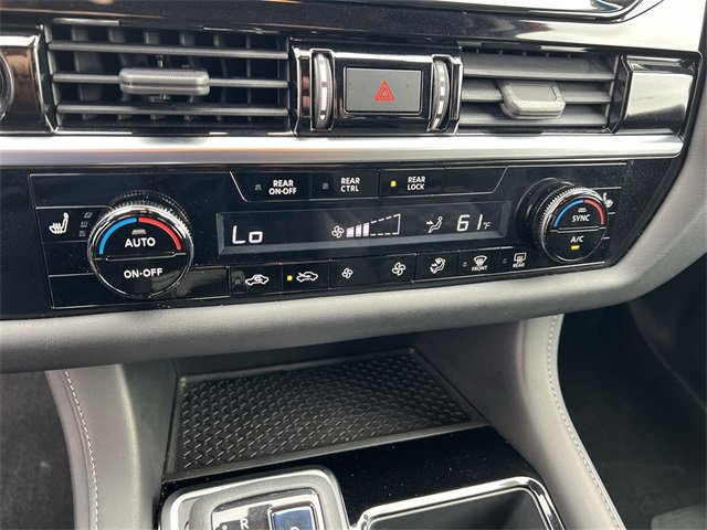 Used 2022 Nissan Pathfinder SV image 16