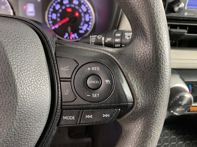 Used 2021 Toyota RAV4 XLE w/ Convenience Package image 16