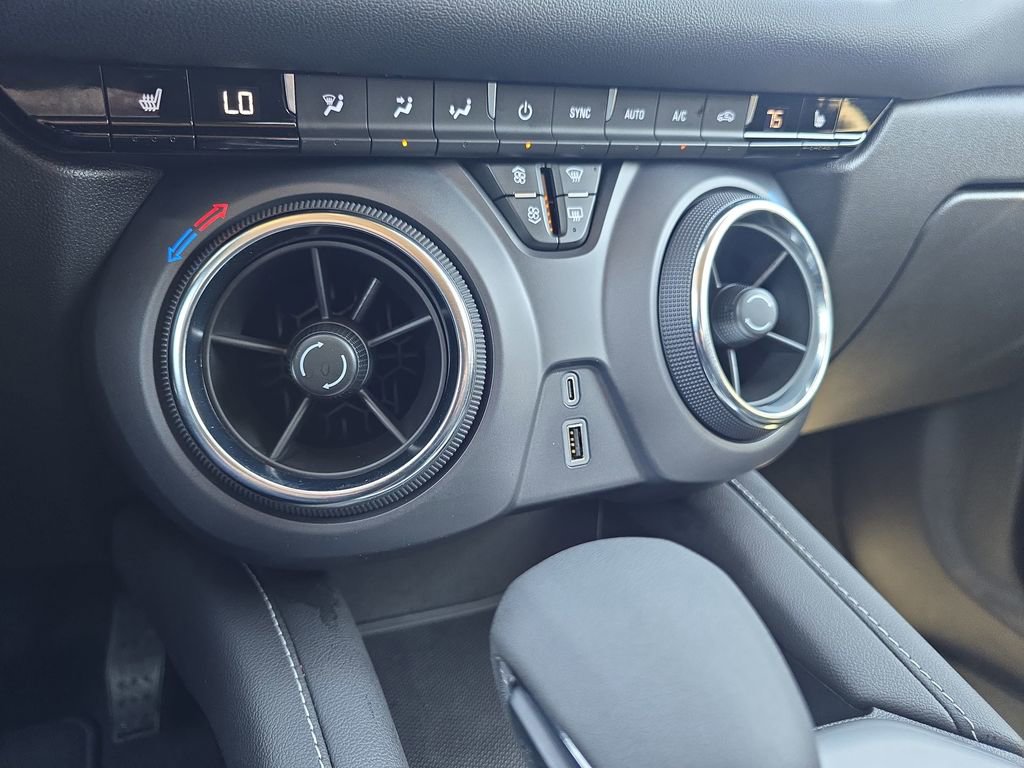 Used 2025 Chevrolet Blazer LT AWD/4WD image 24