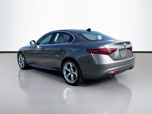 Used 2023 Alfa Romeo Giulia AWD w/ Quick Order Package 22X Lusso image 3