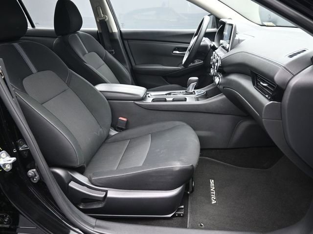 Used 2025 Nissan Sentra SV image 30