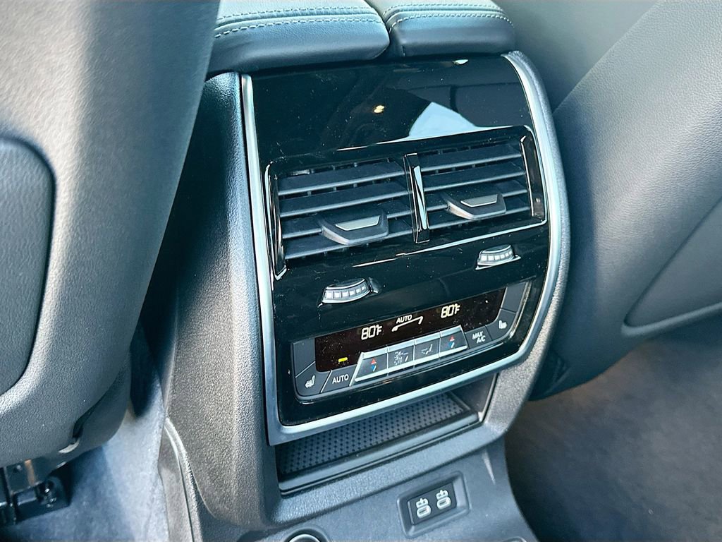 New 2026 BMW X7 M60i image 19